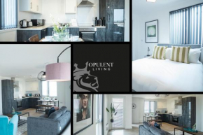 Luxe Penthouse Apartments - Peterborough Centre - Free Parking-Gym-Cinema